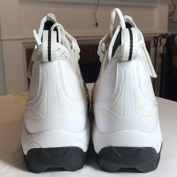 Under Armour white & black cleats SZ 14.5E. NWT - Picture 2 of 8